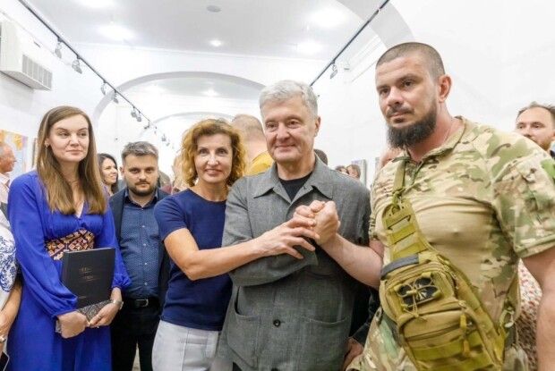 Понад 200 військових частин: Порошенко в Чернівцях розповів про потреби і допомогу Силам оборони