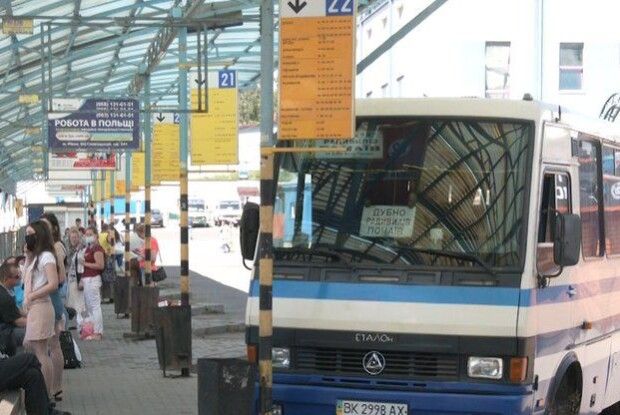 На Рівненщині відновили приміські та міжміські перевезення