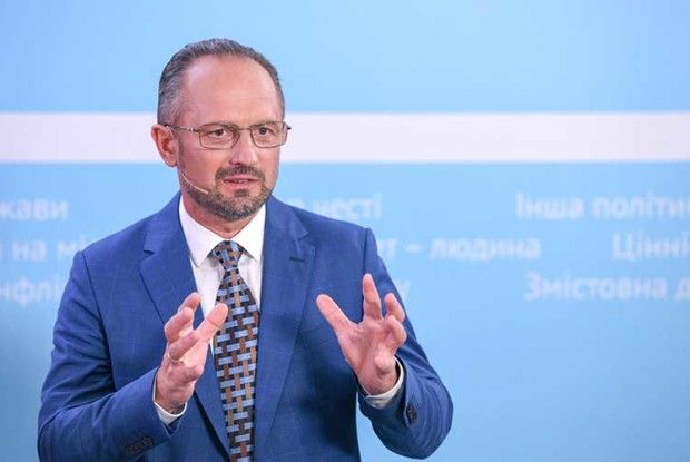 «Біда, бо у нас при владі люди, в яких в одному оці долар, а в другому – ​євро»*