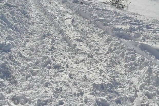 У громаді на Волині погано розчистили дорогу (Фото)