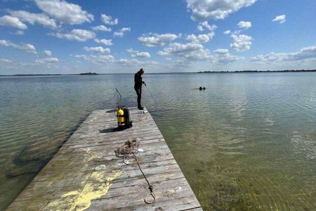 Працюють водолази: Волинь готується до купального сезону (Фото)
