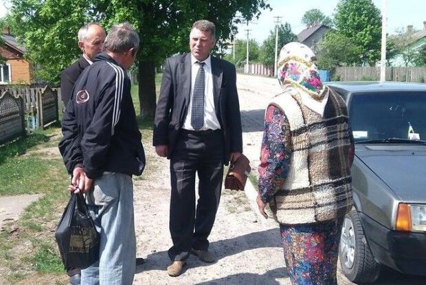 На Старовижівщині відвідали соціально вразливі родини