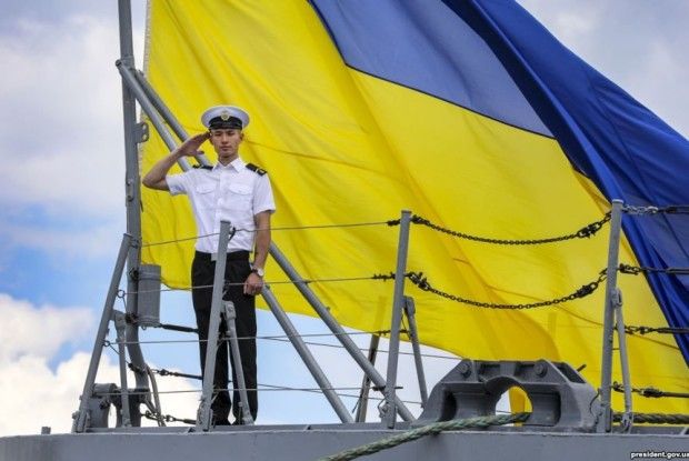 Українські кораблі йдуть в Азовське море в супроводі повітряної розвідки США – ЗМІ