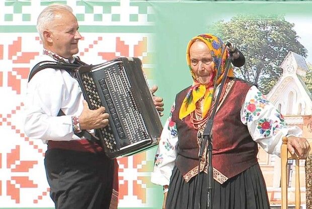 91–річна активістка співає наперекір усім негараздам