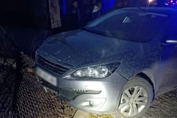 На Рівненщині п'яна водійка вчинила аварію на очах у патрульних