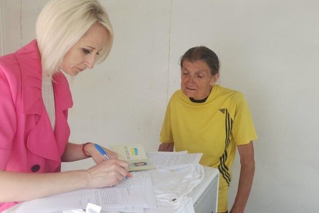У громаді на Волині порахували самотніх людей, і подбали щоб ніхто не лишився без турботи