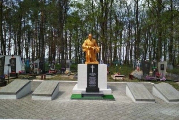 У Любешові реконструювали пам’ятник