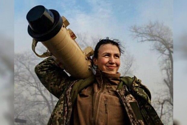 Поки екснардепка воює на фронті, їй прийшов додому штраф за... некошену траву