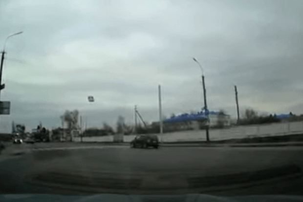 Учасник ДТП на перехресті у Луцьку показав відео зіткнення (Відео)