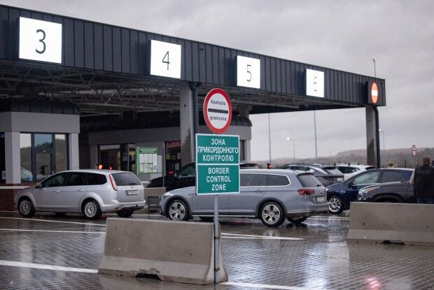 На пунктах пропуску Волині з Польщею почався різдвяний бум