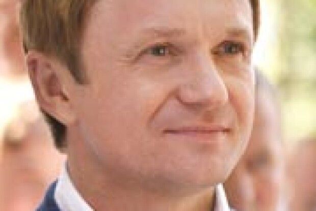 НАРОДНИЙ ДЕПУТАТ ВІДМОВИВСЯ ВІД ЗАРПЛАТИ*