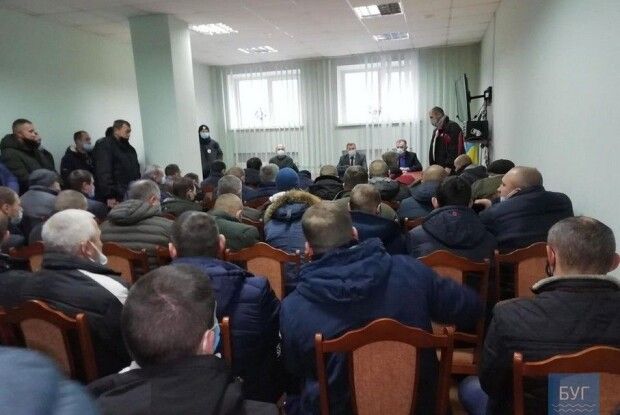 В ДП «Волиньвугілля» знову зранку зібралися шахтарі
