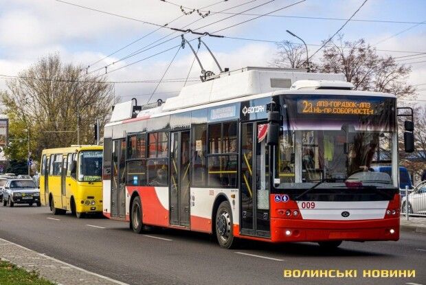 Луцька влада повідомляє про тимчасову зміну у розкладі руху двох тролейбусів