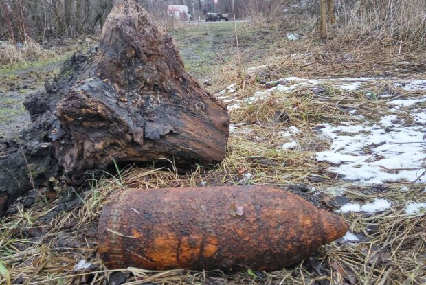 У Ківерцівському районі піротехніки знешкодили 2 артилерійські снаряди