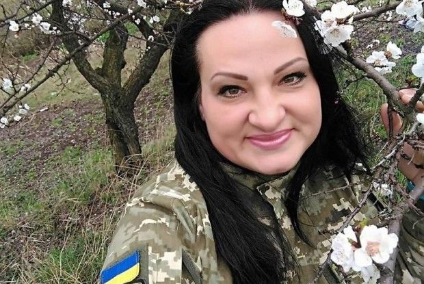Президент Петро Порошенко посмертно нагородив кулеметницю Яну Червону орденом Богдана Хмельницького ІІІ ступеня