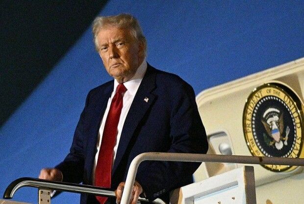 Дональд Трамп оголосив війну Китаю і уже збіднів на 500 мільйонів доларів 