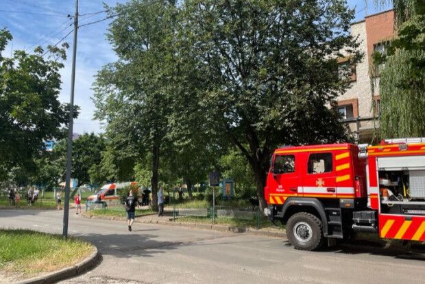 У Луцьку пожежа, працюють рятувальники