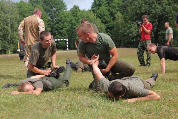 «Вовки Волині» навчатимуть охочих військовим дисциплінам