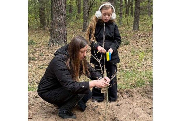 Під прицілом людського осуду. Слово - волинянкам, які втратили на війні чоловіків