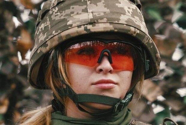 В одну з бригад вперше прийняли на контракт дівчат