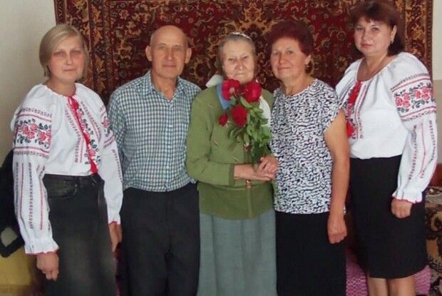 На Волині з днем народження вітали довгожительок 