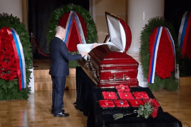 Жириновського поховали під співи Кирила: приїхав путін, шойгу і медведєв (Відео)