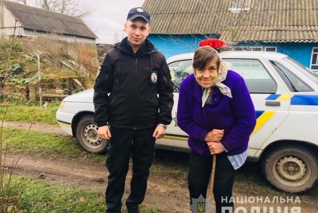 Волинські поліцейські розшукали пенсіонерку, яка заблукала в лісі