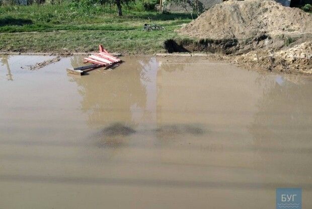 У Нововолинську на новому водопроводі з’явилося озеро (Фото)