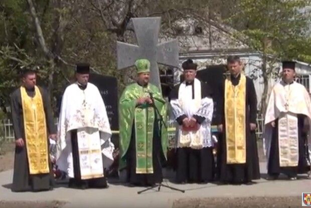 У Залісочому відкрили оновлений меморіальний знак загиблим у різні роки односельчанам (фото)