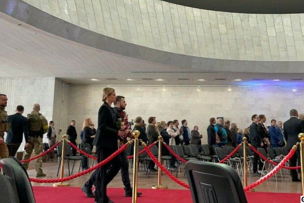 Зеленський, Кучма, Ющенко та Порошенко прийшли на прощання із Кравчуком