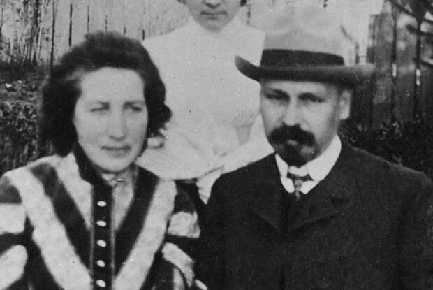 «Твій образ знов постав і з ним моє кохання!»