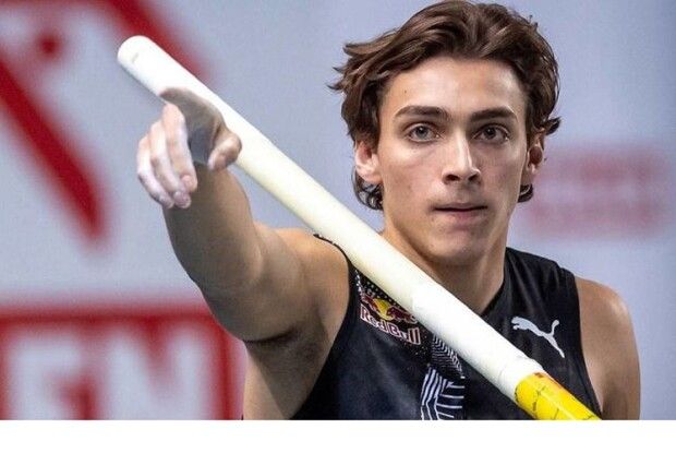 У 20 років підкорив рекордну планку на висоті 6 м 18 см!