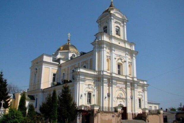 Відомий розклад богослужінь на Великдень у Свято-Троїцькому соборі Луцька
