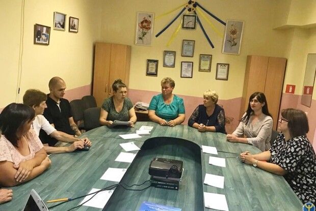 У Локачах говорили про зарплату у «конвертах» та нелегальну зайнятість