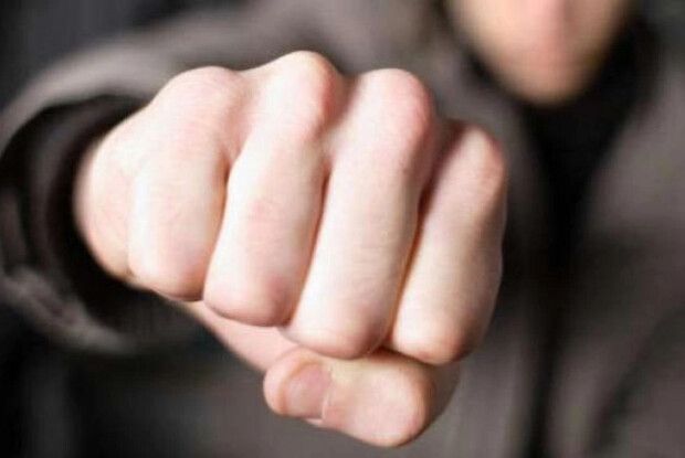 Донька жінки, яку до смерті побив син ексдиректора РАЕС, хоче розгляду справи в іншому суді