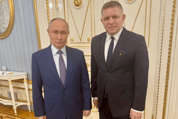 Прем’єр Словаччини Роберт Фіцо їздив на поклон до путіна