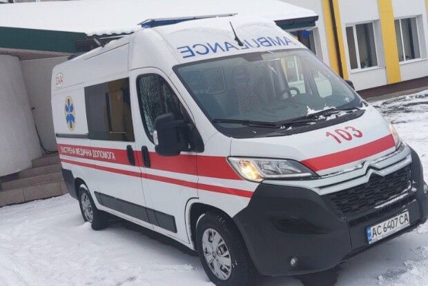 На Волині жінка народила двійнят по дорозі до лікарні