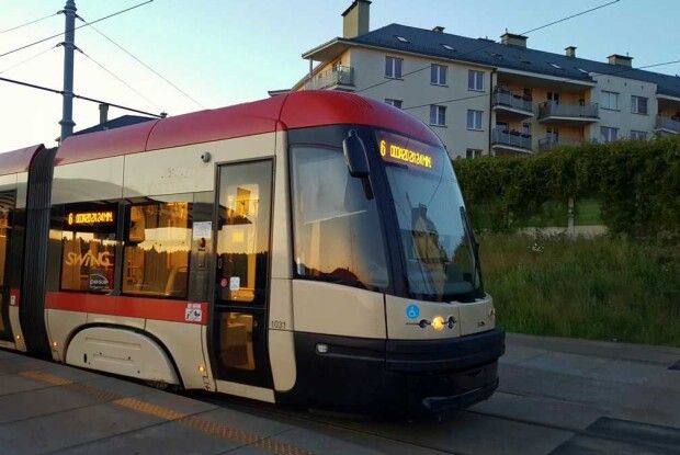 У трьох польських містах почали штрафувати українців за безплатний проїзд