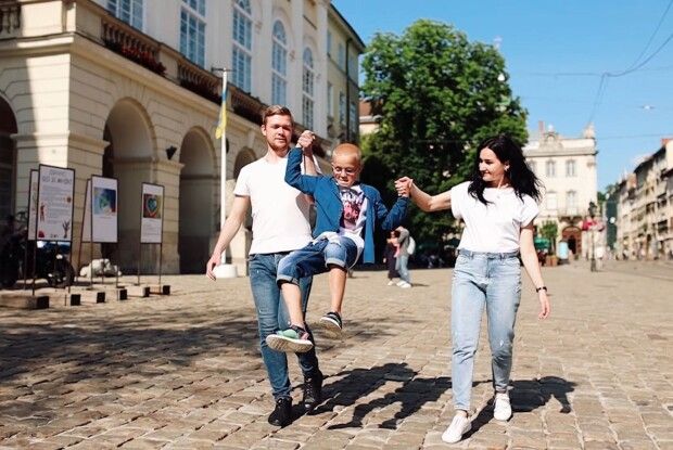 Пів години втрачав кров в окопі: у Львові боєць після протезування хоче повернутися на війну