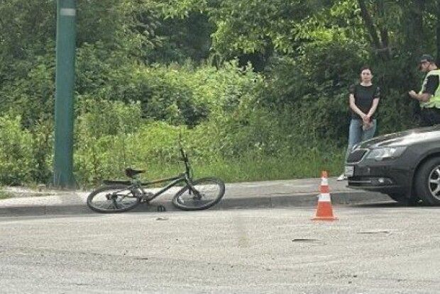 Не надала переваги в русі: у Луцьку БМВ збила велосипедиста
