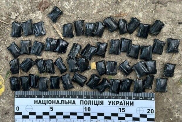 Хотів підзаробити: на Рівненщині спіймали неповнолітнього наркозакладчика
