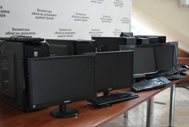 На Волині сім громад області отримали комп’ютерну техніку