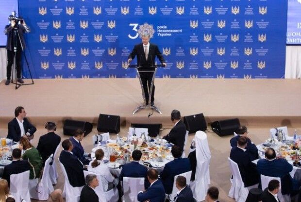 Петро Порошенко під час 9-го щорічного Молитовного сніданку: отримання Томосу про автокефалію стало духовною перемогою України