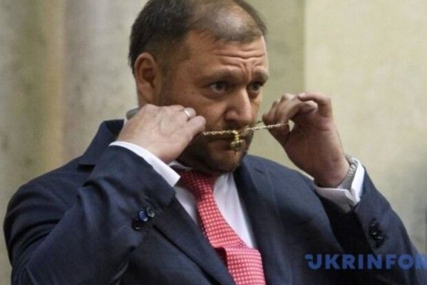 Добкін за півмільйона купив барельєф зі львівського Монумента Слави