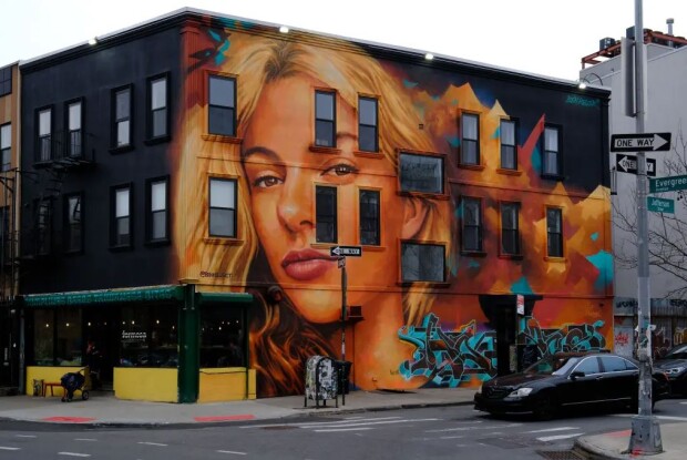 Ілон Маск дав 1 мільйон доларів на «триповерховий» мурал пам’яті українки