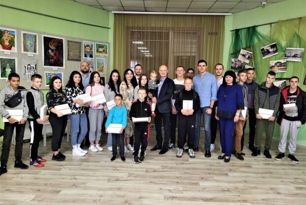 У Ковелі дітям подарували планшети