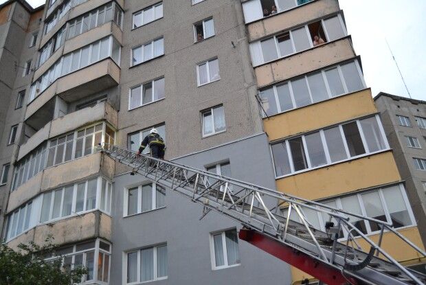 У Рівному горів балкон багатоповерхівки