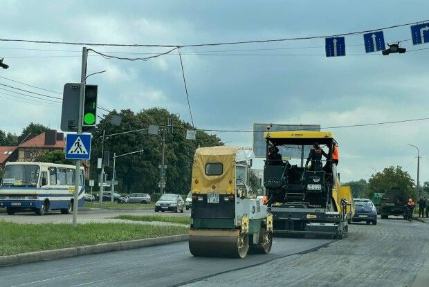 Як ремонтують найгірше перехрестя Луцька (Фото)