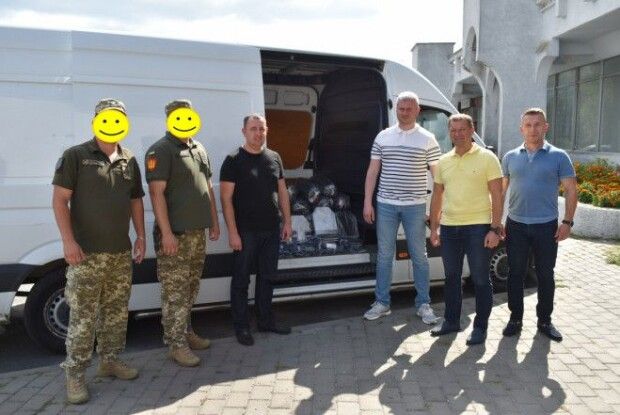 Для воїнів 14-ї бригади передали бронеплити, спальники та турнікети 