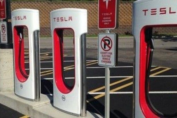 Tesla відкриє в Україні 2 станції зарядки - Supercharger